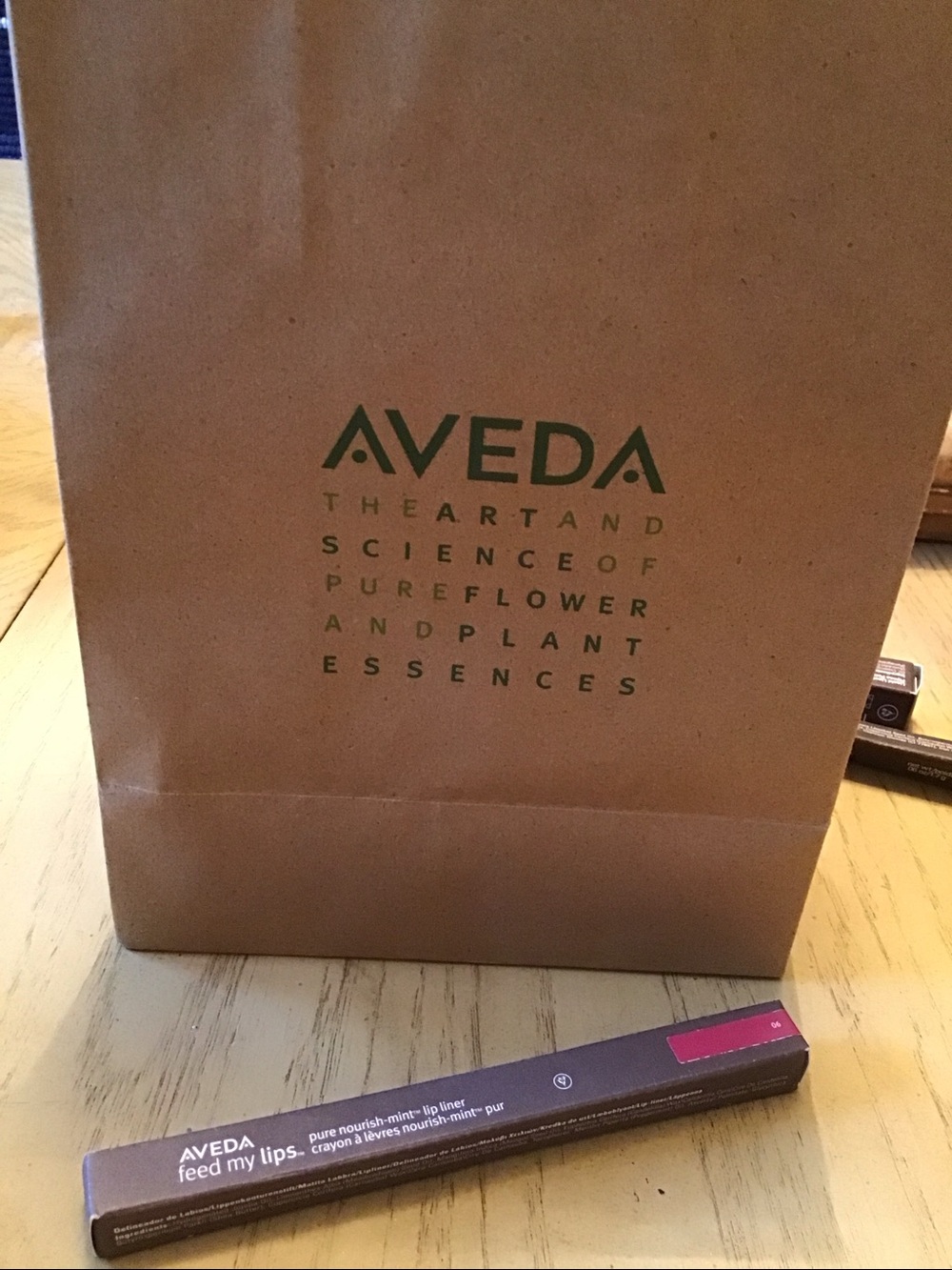 AVEDA feed my lips nourish mint lip liner DISCONTINUED 06 bayberry